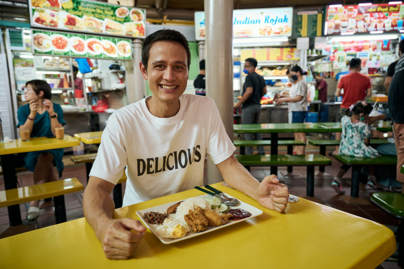 Food Affair with Mark Wiens spotlights Singapore’s food obsession