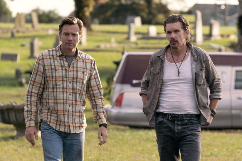 Ewan McGregor, Ethan Hawke talk about playing brothers on Apple TV+’s Raymond & Ray