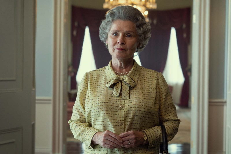 TV series ‘The Crown’ brings mourners closer to royals