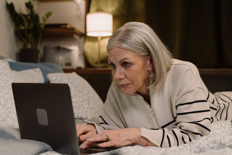 Nutrition and lifestyle tips that may reduce grey hair