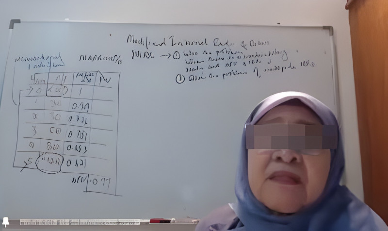 Video of professor berating B40 student for not having PC goes viral