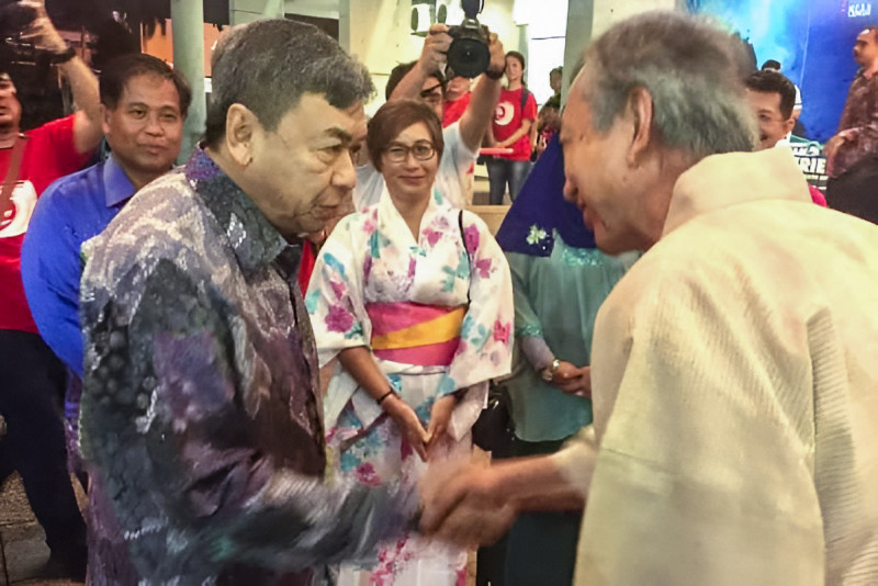 [UPDATED] Why not take a look at Bon Odori yourself, Selangor sultan tells Idris