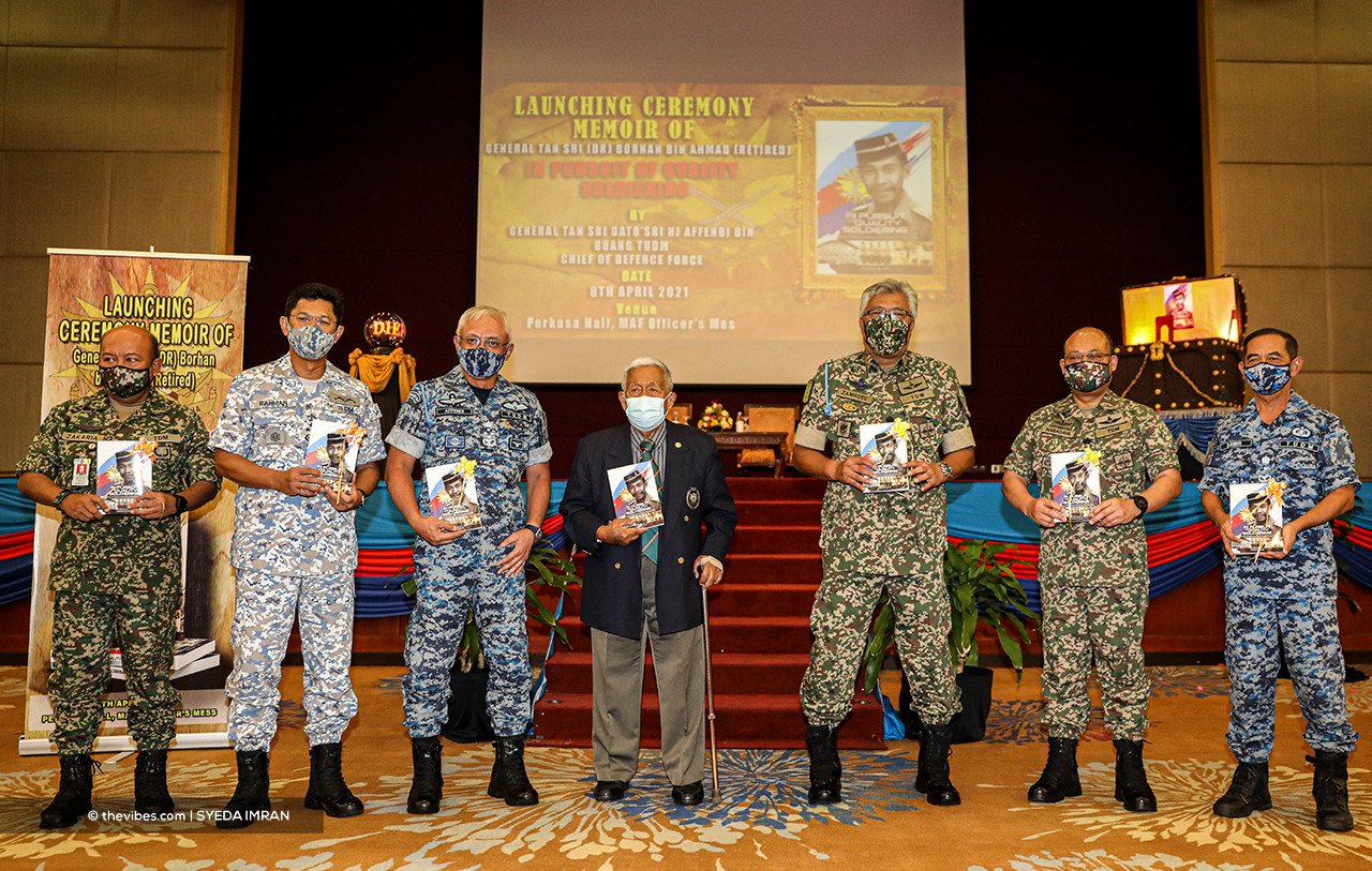 The book also offers a practitioner’s view on lessons for military leadership and management. – SYEDA IMRAN/The Vibes pic
