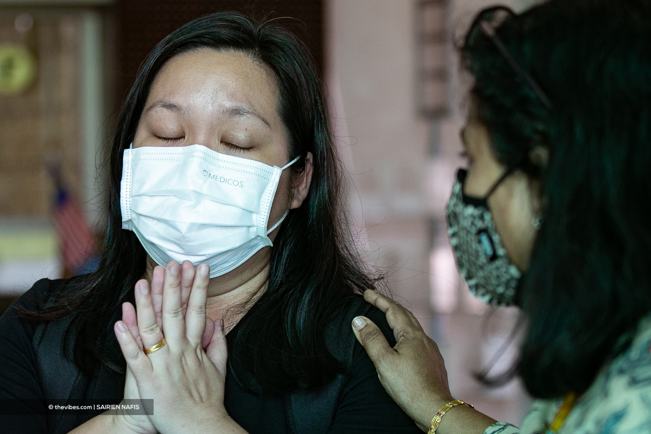 Low Kar Hui says her family have struggled during her husband Simon Adavize Momoh’s 40-day detention. – SAIRIEN NAFIS/The Vibes pic, April 23, 2021
