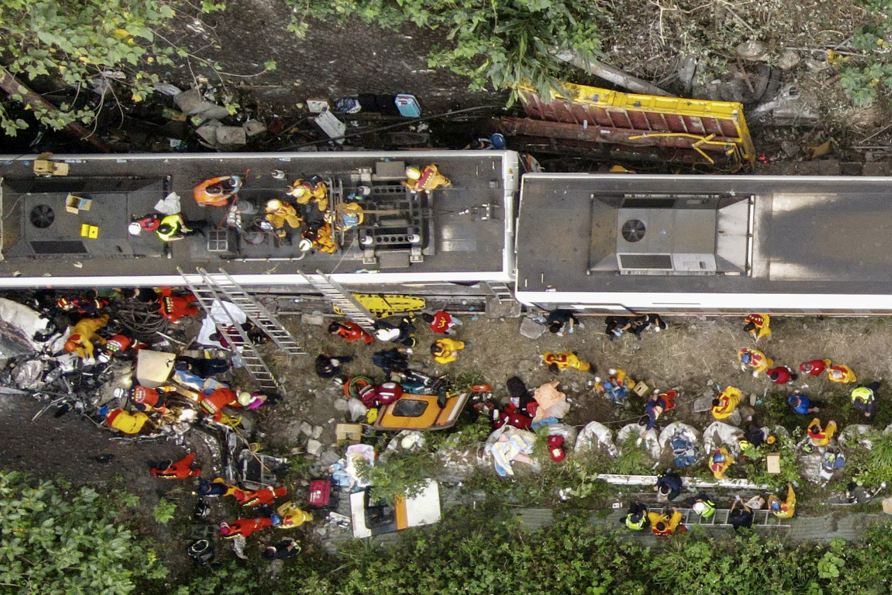 At least 50 people died in a rail disaster in Taiwan’s eastern city of Hualien yesterday. – AFP pic, April 3, 2021