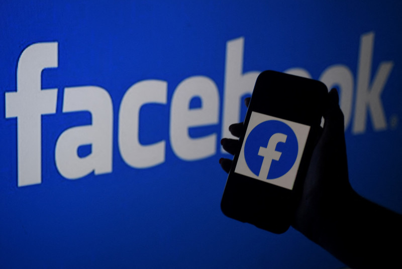Facebook unveils big audio push, adds podcasts