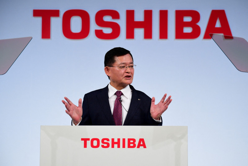 Toshiba turmoil: president quits amid buyout drama