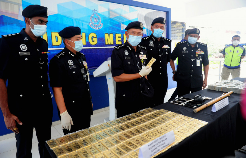 Employer who beat up fasting bodyguards ‘runs illegal moneylending, gambling racket’