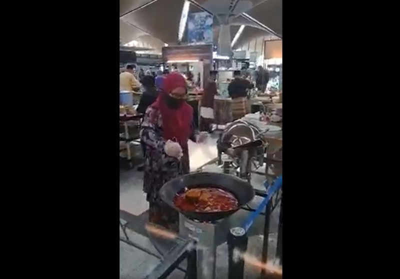 Ramadan bazaar in KLIA cooks up controversy
