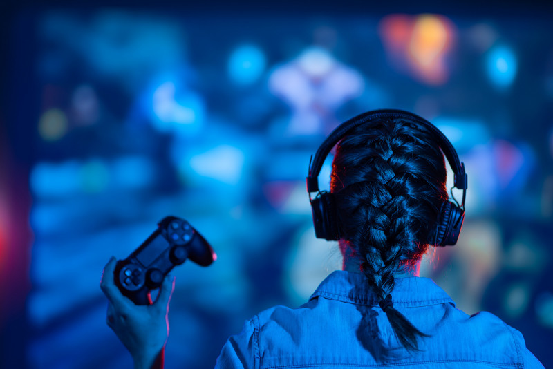 Americans spent US$5.6 bil on video games last month
