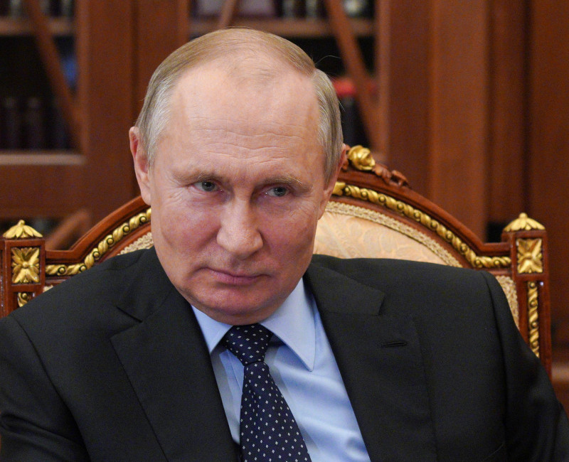 Putin offers peace deal but refuses to budge as Russian forces press advantage in Ukraine