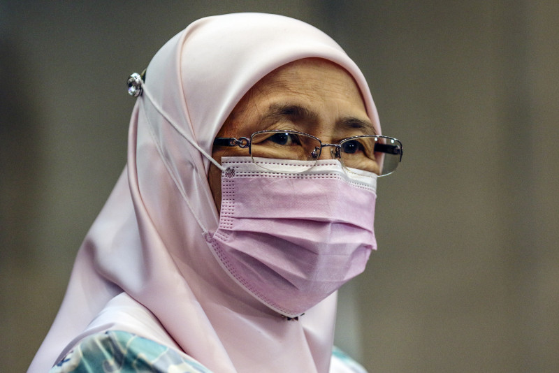 Wan Azizah, Maszlee demand immediate probe into teacher’s alleged ‘rape jokes’