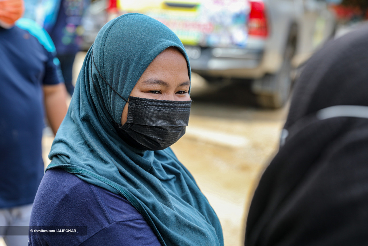 Siti Sharliza Ruzalan is grateful to have been granted a rent exemption this month from her landlord. – ALIF OMAR/The Vibes pic, August 25, 2021