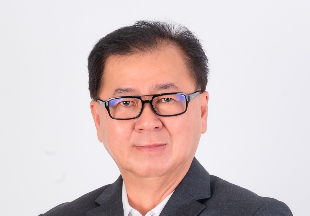 Sabah DAP acting chairman Datuk Frankie Poon laments the lack of proper planning for the state’s walk-in vaccination facility. – File pic, August 15, 2021