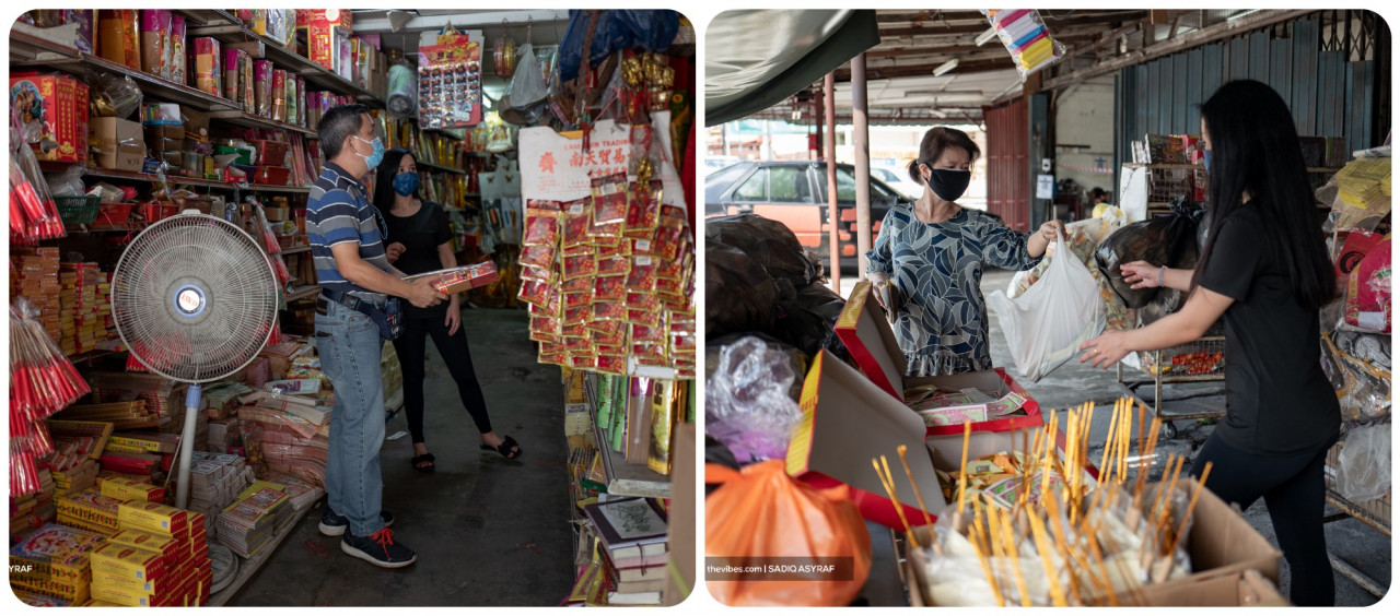 Buddhists and Taoists observe the Hungry Ghost festival will often look forward to the items that are available for sale to gift to their ancestors. – Sadiq Asyraf/The Vibes pic