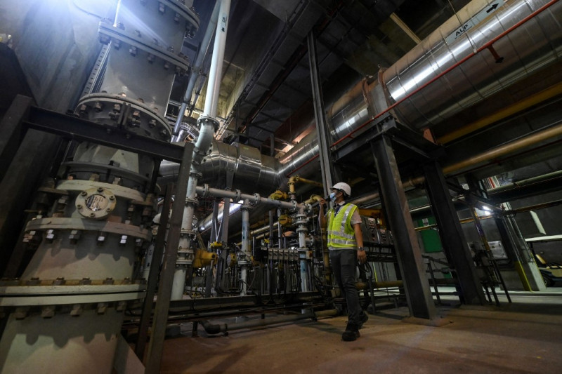 Resource-starved Singapore turns sewage into ultra-clean water