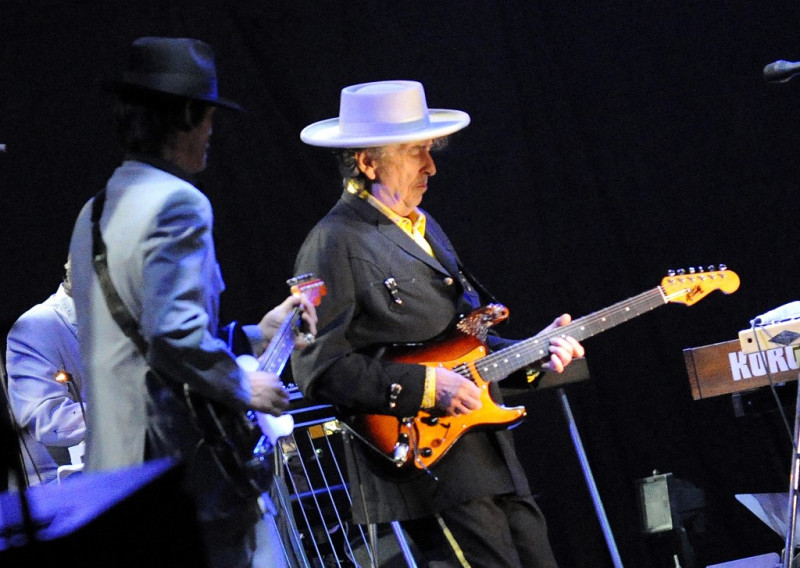Bob Dylan sued for allegedly sexually abusing girl in 1965