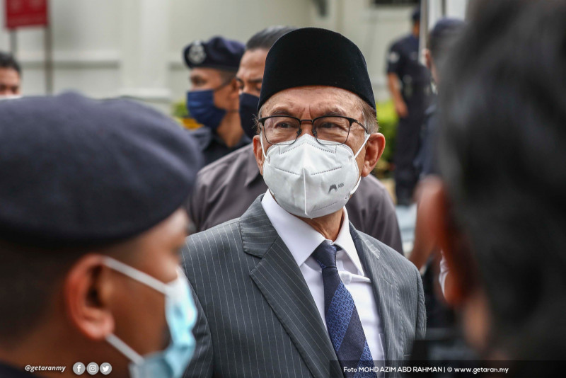 Agong warns against ‘resentful’ PM, Anwar says