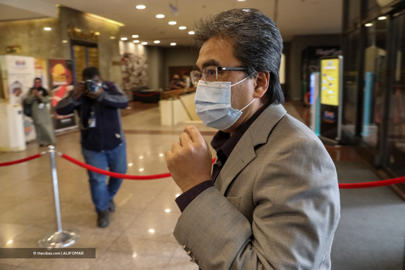 Just wait for Istana’s decision on new PM, Johari says
