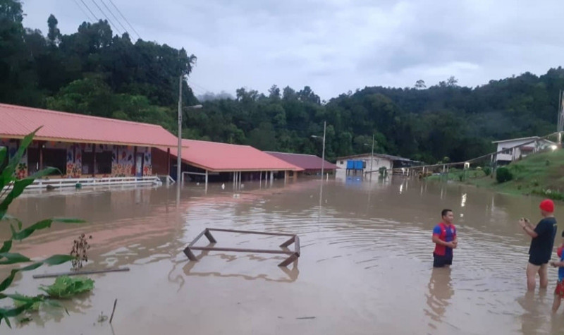 1,000 Baram longhouse folk hit by downpour-triggered floods