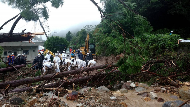 1.4 mil told to evacuate as heavy rain triggers havoc in Japan