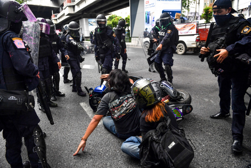 Cops fire rubber bullets on second day of Thai anti-govt protest