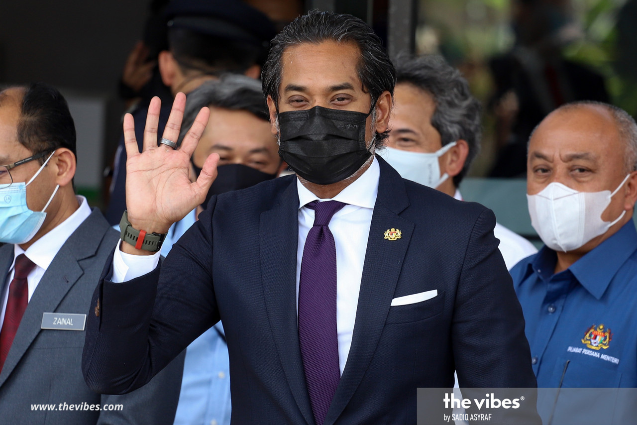 Science, Technology and Innovation Minister Khairy Jamaluddin advises those with inoculation appointments against showing up too early, so as to prevent congestion at vaccination centres. – The Vibes file pic, May 18, 2021