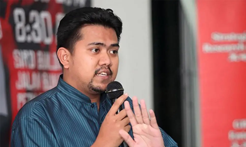 PKR Youth secretary Ahmad Syukri Razab (pic) slams Amanah for purportedly establishing a relationship with his party’s ‘political enemy’, namely former prime minister Tun Dr Mahathir Mohamad and his fledgling Pejuang party. – negaramerdeka.com pic, February 28, 2021