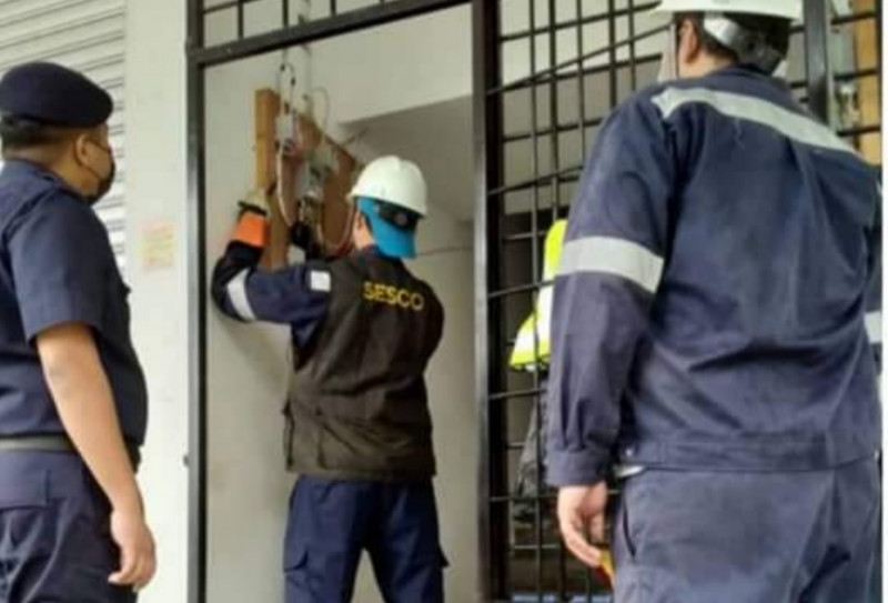 S’wak cops, utility firm bust electricity-stealing cryptocurrency syndicate