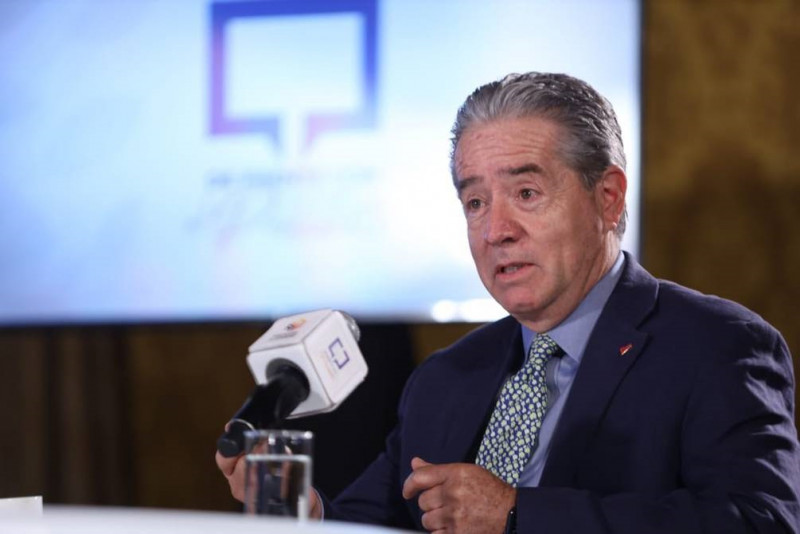 Ecuador health minister quits over queue-jumping for Covid-19 jab