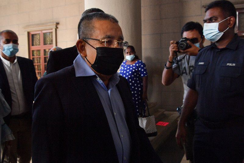 Ex-Negri MB Isa Abdul Samad rejoins Umno