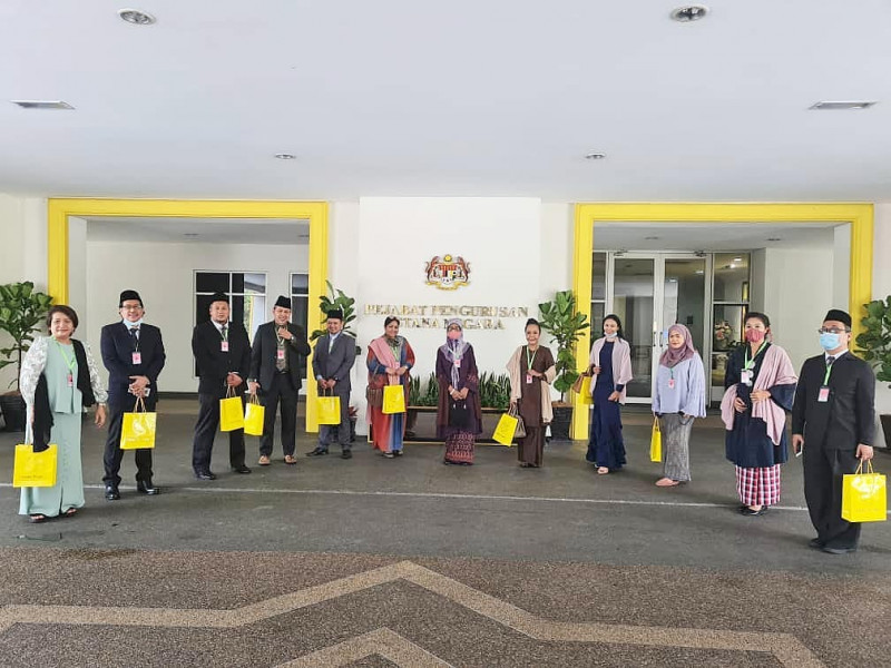 Fauziah Nawi conveys artistes’ plight to palace