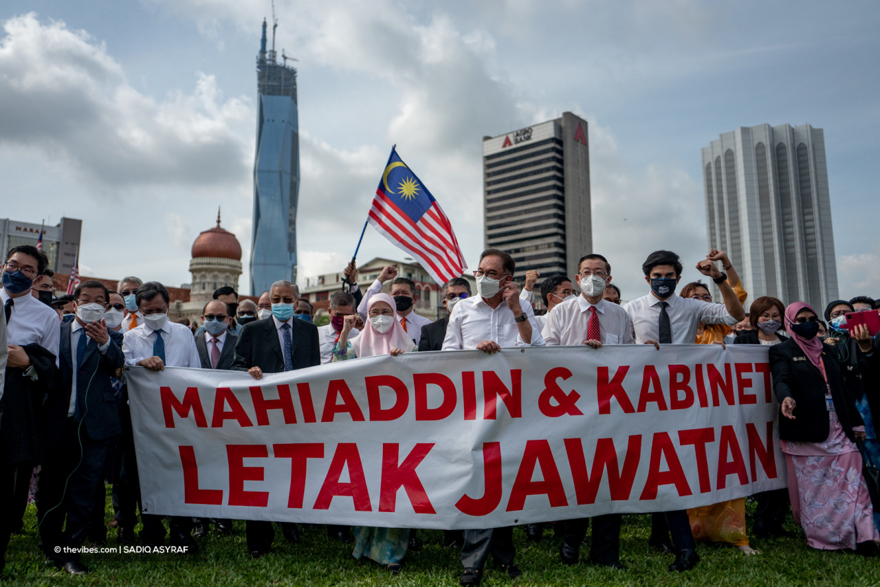 As the political crisis over the previous government's handling of the pandemic reached it's height, the leaders of the opposition took to Dataran Merdeka to give voice to the people's frustrations. – SADIQ ASYRAF/ The Vibes pic