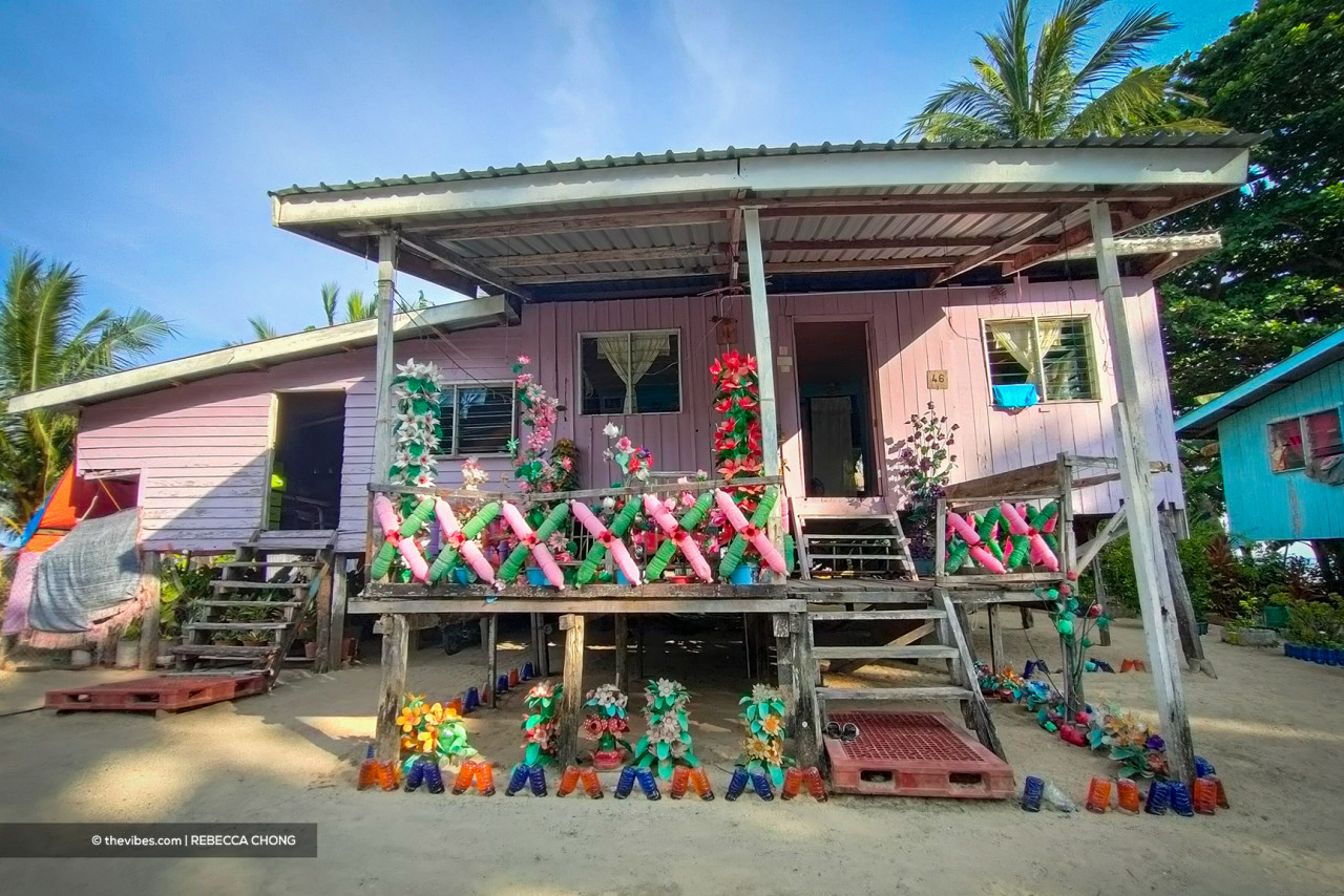 Following Alexander Yee’s advice, villagers decorated and beautified their houses. – The Vibes pic 