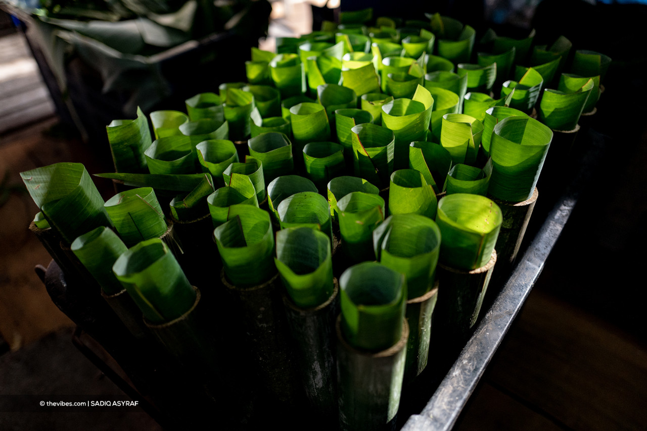 Lemang waiting to be snapped up in Kg Datuk Harun, Petaling Jaya. – SADIQ ASYRAF/The Vibes pic, July 19, 2021