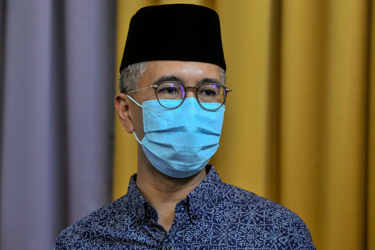 Finance Minister Datuk Seri Tengku Zafrul Tengku Abdul Aziz says Digital Nasional Bhd has been instructed to keep the wholesale price of the 5G network to below 20 sen per gigabyte. – Bernama pic, April 6, 2022