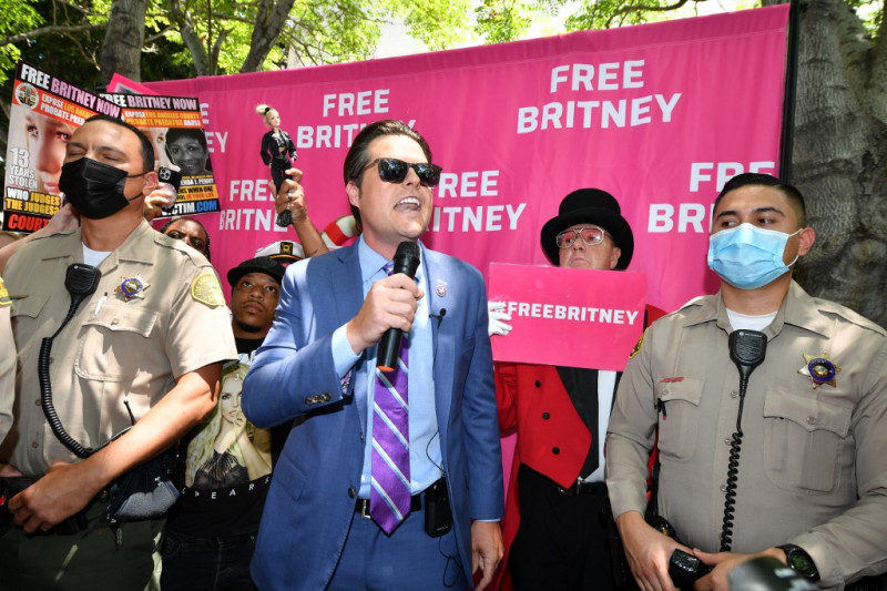 Britney Spears wins right to new lawyer in battle to remove dad