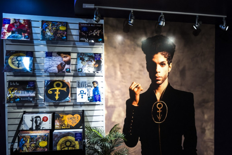 With first posthumous album, Prince pierces the American condition