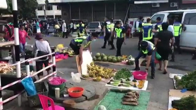 Race has nothing to do with it, Miri mayor says of raid on illegal traders