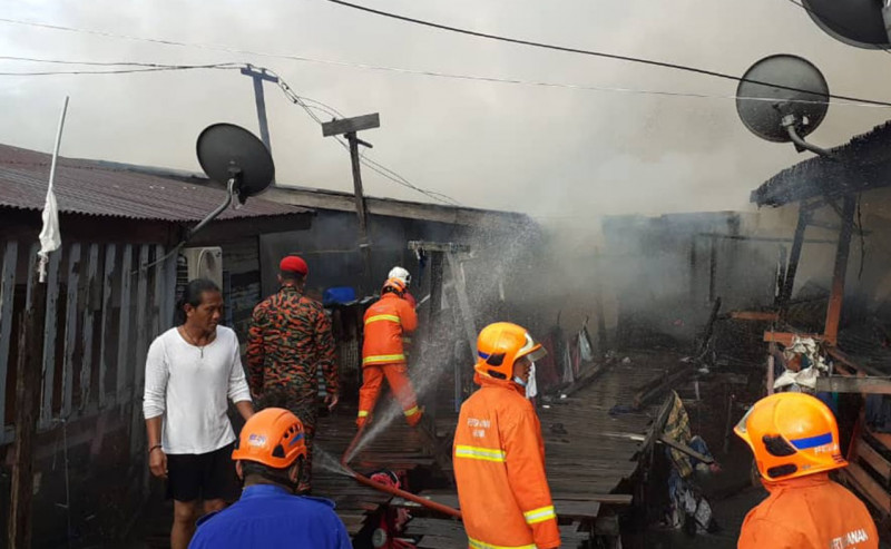 Candle lit during blackout leads to 34 Sabah families losing homes