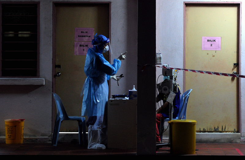 No orders to reject patients due to attire: Kampar Hospital director