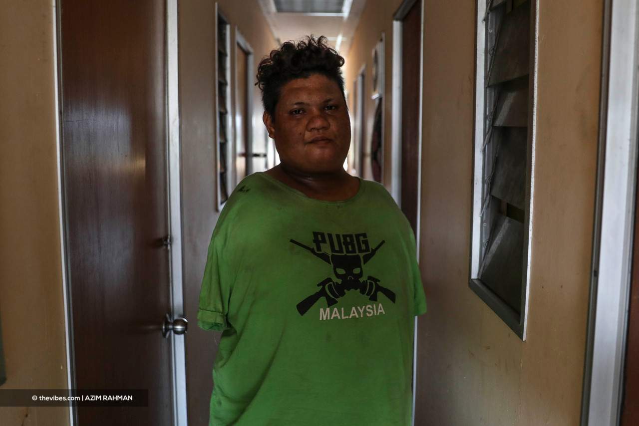 Dekk’s Mat says he has never begged or asked for aid from anyone, preferring to fend for himself by selling nasi lemak. – AZIM RAHMAN/The Vibes pic, July 4, 2021