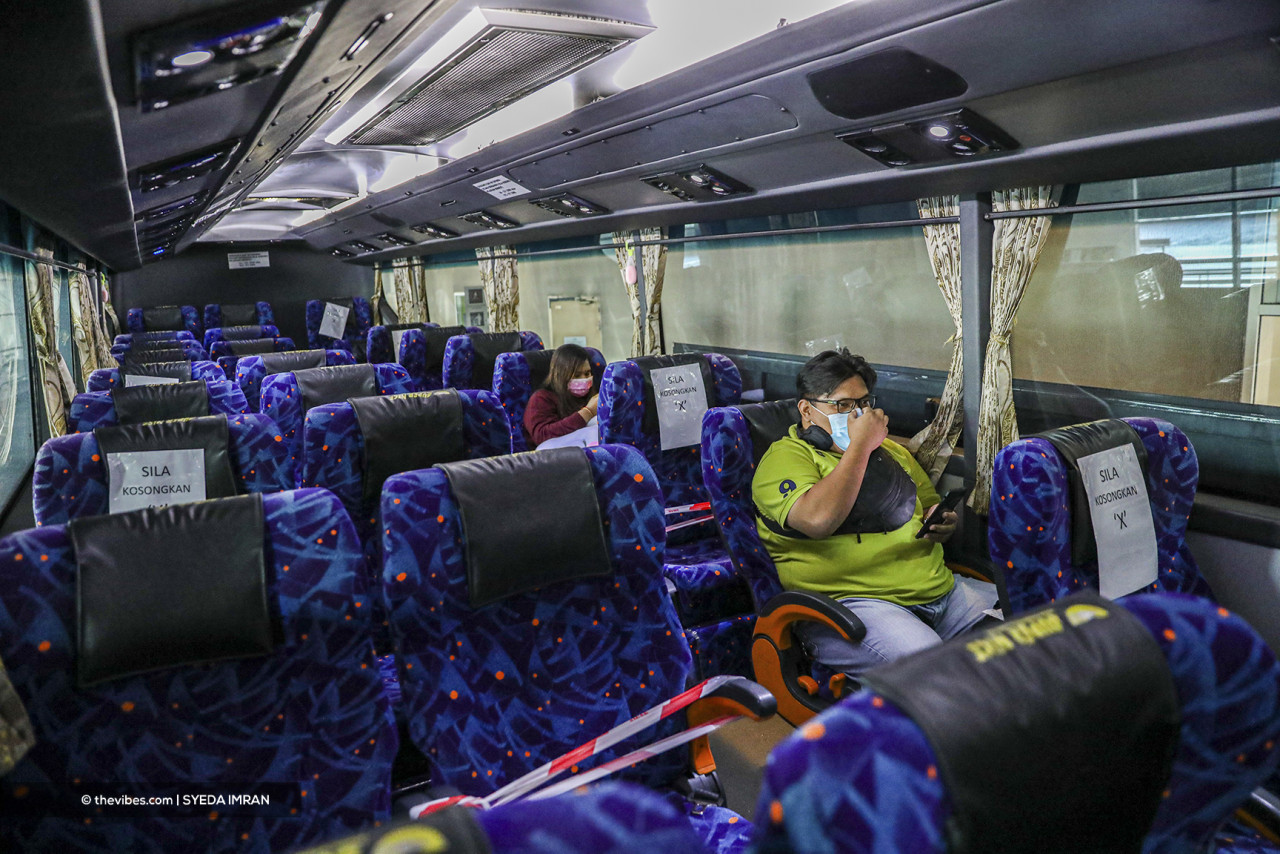 Bus operators are required to ensure passengers comply strictly with Covid-19 SOPs. – SYEDA IMRAN/The Vibes pic, June 1, 2021