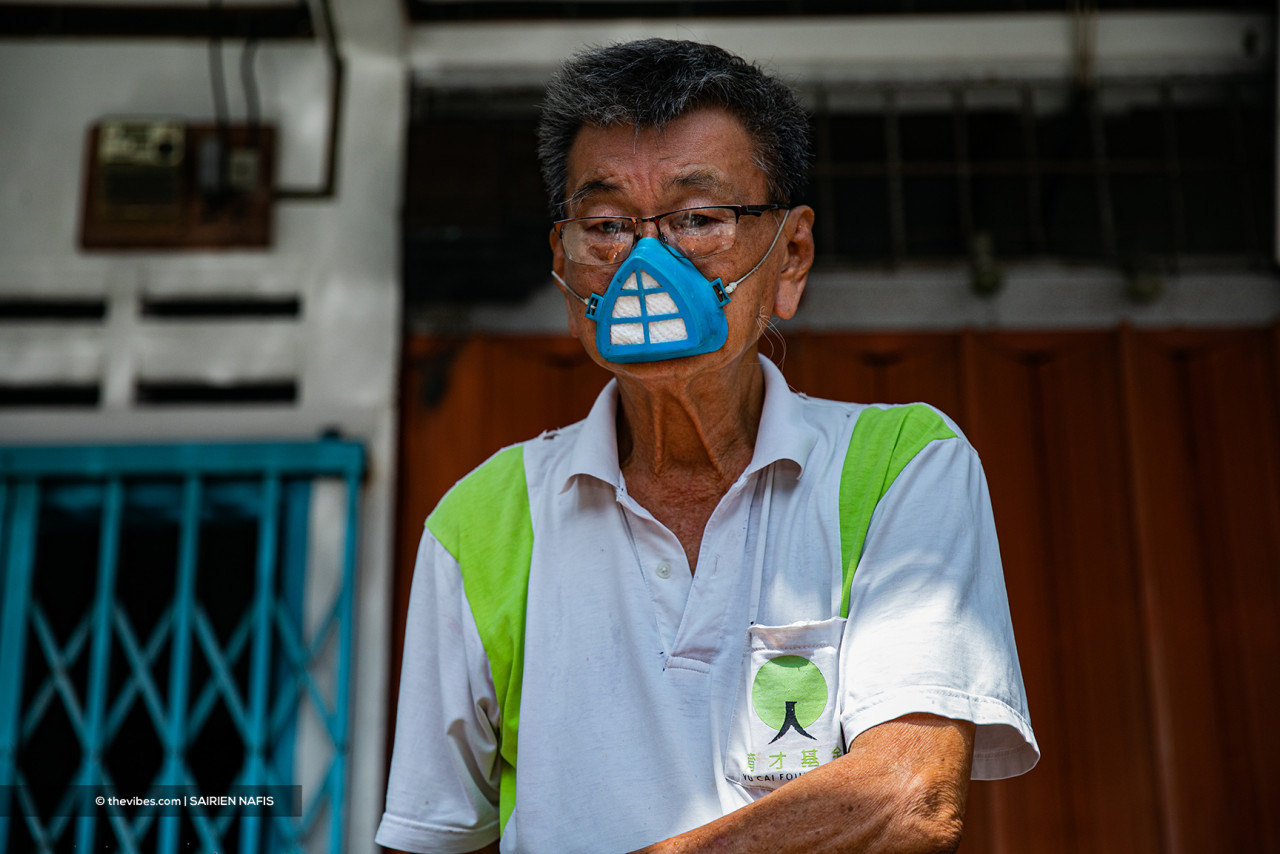 With the number of Covid-19 cases on the rise, Sekinchan residents are abiding by health and safety SOPs. – The Vibes pic, June 6, 2021