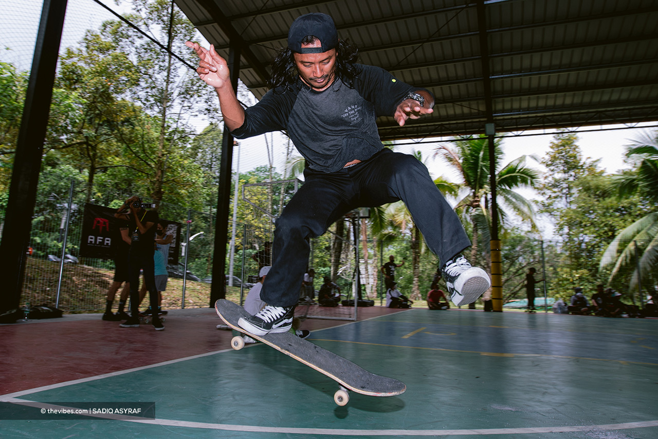 Legendary skater Pa'din Musa during the Skate Tua Competition in Bukit Jalil. – SADIQ ASYRAF/ The Vibes pic