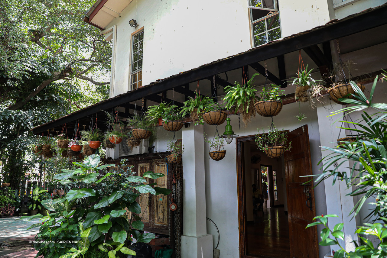 Sutra House was one of the first few houses that was built within the Titiwangsa area. Over the years, it was designed so that artists can come to create and explore their visions as they are surrounded by the elements that allow for their minds to be free of noise and distractions. – SAIRIEN NAFIS/The Vibes pic