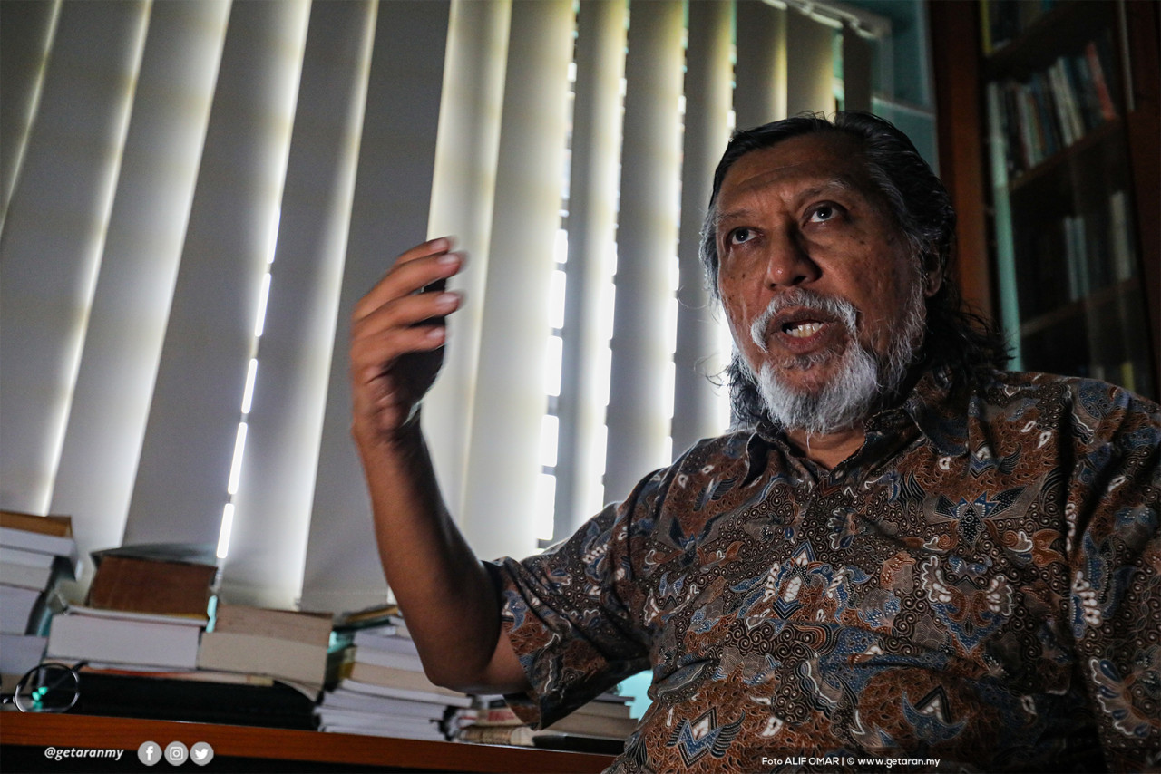 Profesor Datuk Ahmad Murad Merican is a life member of the Malaysia Historical Society. – ALIF OMAR/Getaran pic