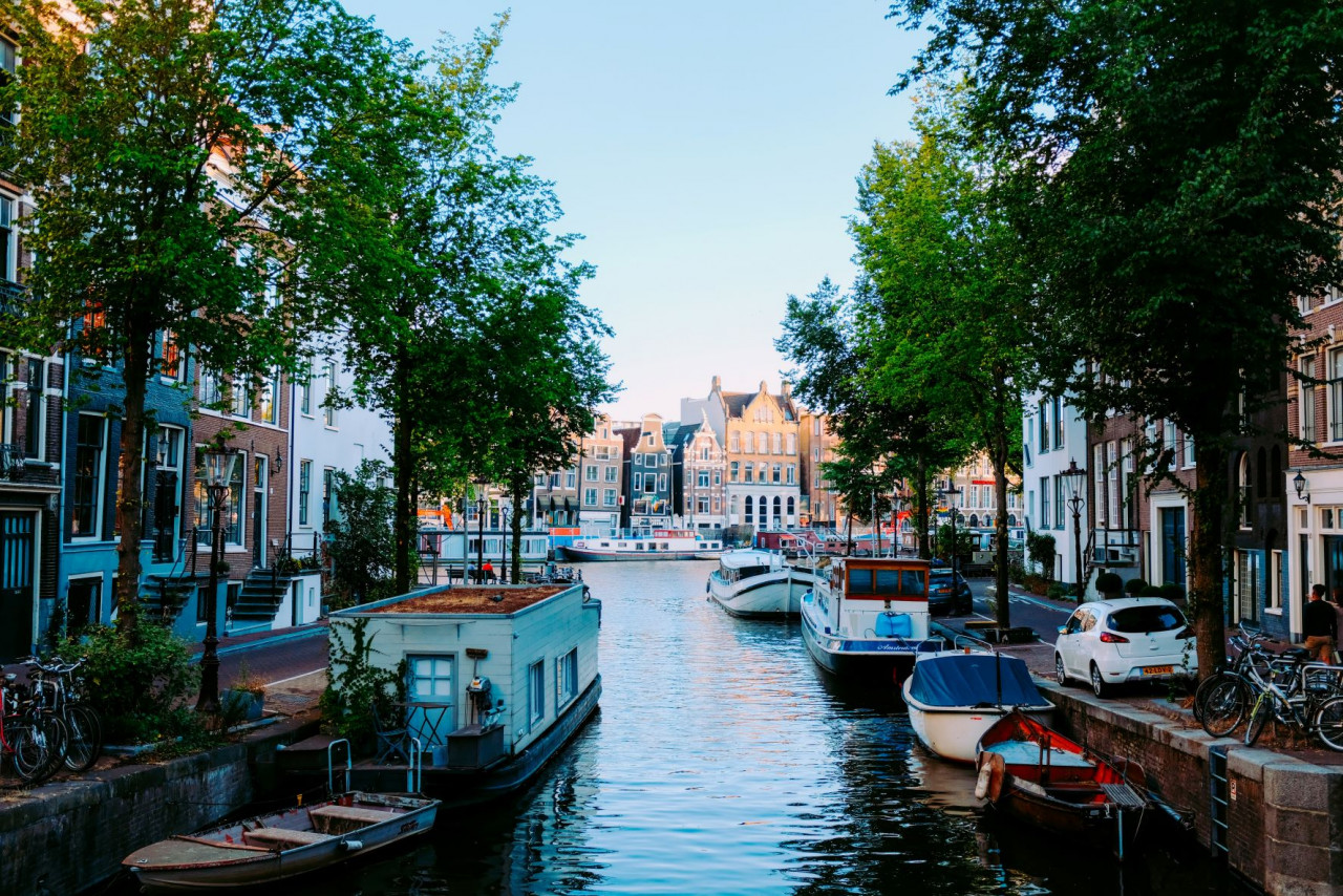 The canals of Amsterdam. – Pic courtesy of Agoda 