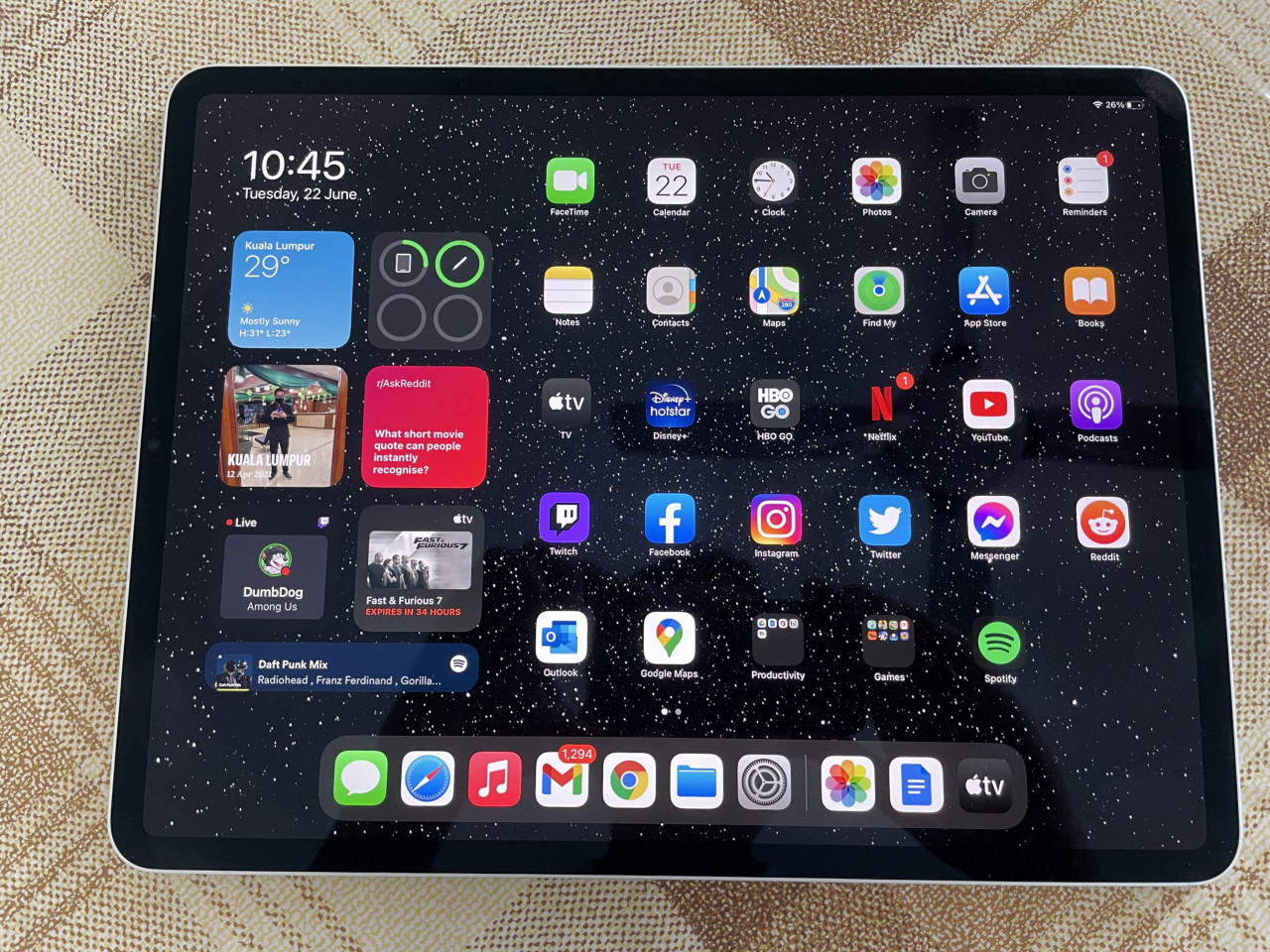 The impressive Liquid Retina XDR Display is only available on the 12.9-inch model of the iPad Pro. – Pic by Haikal Fernandez