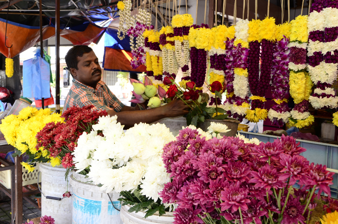The demand for flowers is not limited to Hindu funerals and prayers, says the Penang Hindu Association president. – George Cheah pic, June 6, 2021